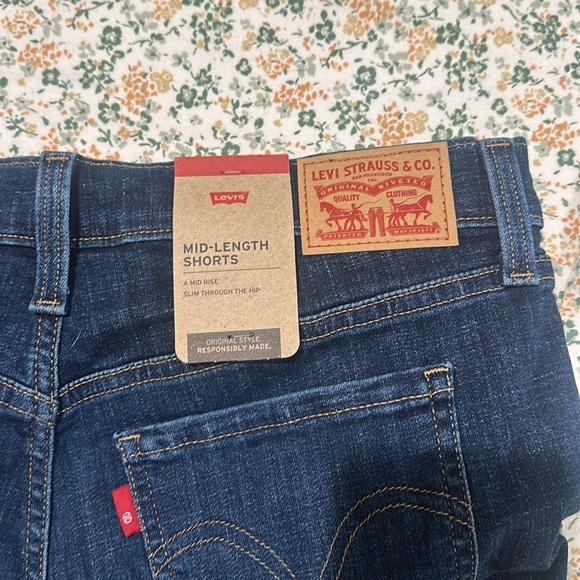 Levi's Jean Shorts - Picture 3 of 3